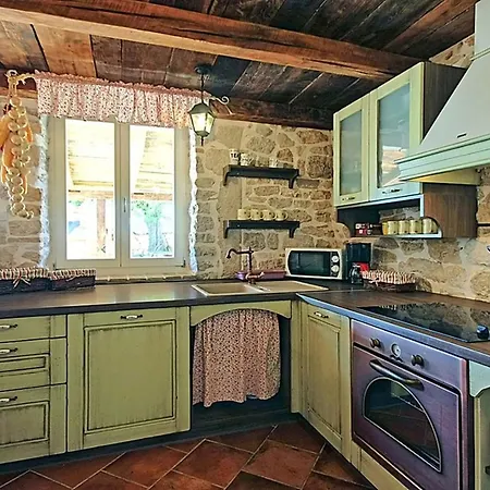 Petra Villa